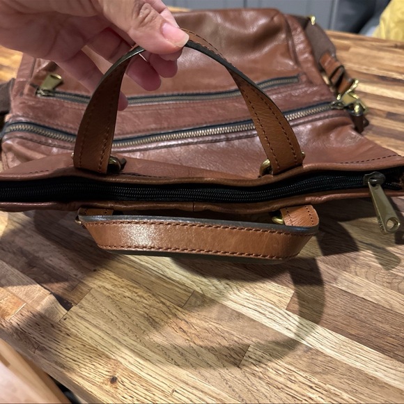 Fossil Explorer XL Brown Leather Fold Over Crossbody Hobo Tote Shoulder Bag - Picture 7 of 7